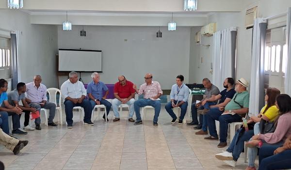 Imagens da A Prefeitura, através da Secretaria de Agricultura e Meio Ambiente, marcou presença em uma reunião realizada hoje, 01/10, em Seabra.