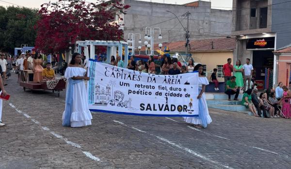 Imagens da A Prefeitura Municipal de Ibitiara, por meio da Secretaria Municipal de Educação, teve a a honra de realizar o Desfile Cívico de 7 de Setembro
