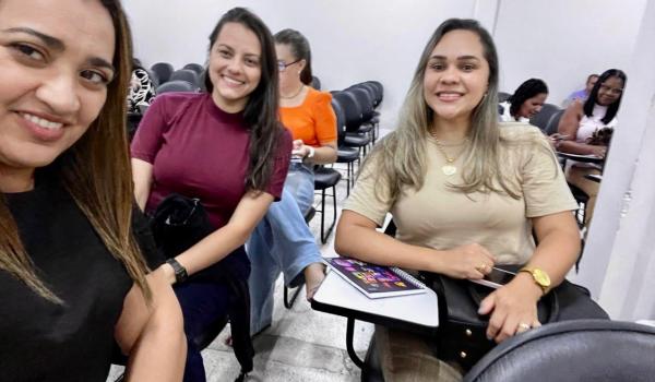 Imagens da Na última quarta-feira (25), a equipe de coordenação da Secretaria de Saúde de Ibitiara esteve em Feira de Santana para um importante evento de capacitação promovido pela SESAB.
