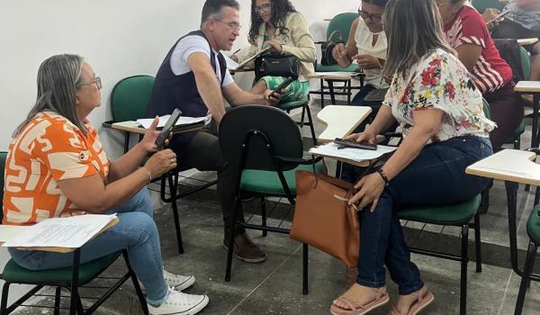 Imagens da Neste mês de novembro foram realizados encontros com os agentes comunitários de saúde para capacitação sobre ARBOVIROSES ministrado pela enfermeira Raiane Tarleia.