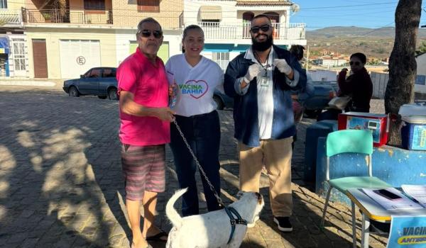 Imagens da  Sábado (25/07), nos reunimos na Praça da Feira para garantir a proteção e a saúde dos nossos amiguinhos de quatro patas.