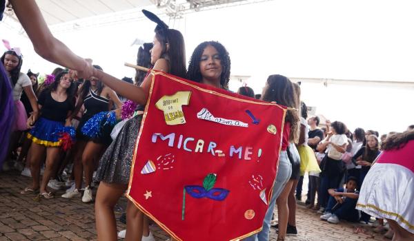 Imagens da No dia 02 de março, a cidade de Ibitiara viveu um momento especial de celebração, cultura e valorização da educação. Em comemoração aos 92 anos de emancipação política do município