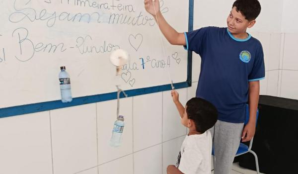 A Feira de Ciências da Escola José Pereira foi um verdadeiro show de criatividade, aprendizado e descobertas.  Imagens da A Feira de Ciências da Escola José Pereira foi um verdadeiro show de criatividade, aprendizado e descobertas.