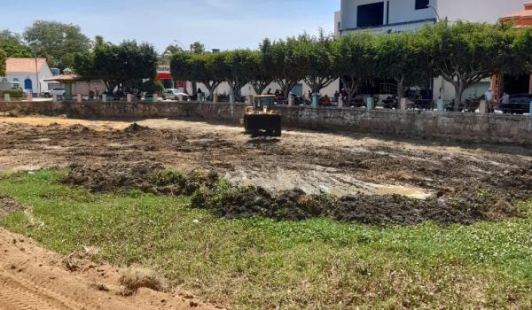 Imagens da Prefeitura de Ibitiara realiza ação de limpeza na Lagoa Municipal 