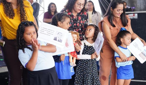 Imagens da No dia 02 de março, a cidade de Ibitiara viveu um momento especial de celebração, cultura e valorização da educação. Em comemoração aos 92 anos de emancipação política do município