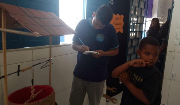 A Feira de Ciências da Escola José Pereira foi um verdadeiro show de criatividade, aprendizado e descobertas.  Imagens da A Feira de Ciências da Escola José Pereira foi um verdadeiro show de criatividade, aprendizado e descobertas.