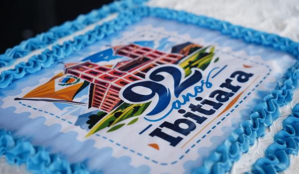 Imagens da No dia 02 de março, a cidade de Ibitiara viveu um momento especial de celebração, cultura e valorização da educação. Em comemoração aos 92 anos de emancipação política do município