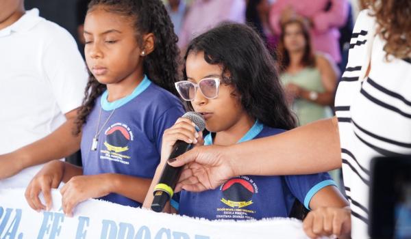 Imagens da No dia 02 de março, a cidade de Ibitiara viveu um momento especial de celebração, cultura e valorização da educação. Em comemoração aos 92 anos de emancipação política do município