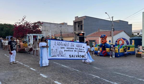 Imagens da A Prefeitura Municipal de Ibitiara, por meio da Secretaria Municipal de Educação, teve a a honra de realizar o Desfile Cívico de 7 de Setembro.