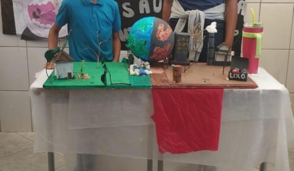 A Feira de Ciências da Escola José Pereira foi um verdadeiro show de criatividade, aprendizado e descobertas.  Imagens da A Feira de Ciências da Escola José Pereira foi um verdadeiro show de criatividade, aprendizado e descobertas.
