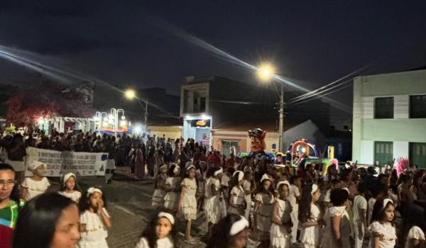 Imagens da A Prefeitura Municipal de Ibitiara, por meio da Secretaria Municipal de Educação, teve a a honra de realizar o Desfile Cívico de 7 de Setembro.