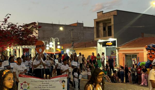 Imagens da A Prefeitura Municipal de Ibitiara, por meio da Secretaria Municipal de Educação, teve a a honra de realizar o Desfile Cívico de 7 de Setembro.