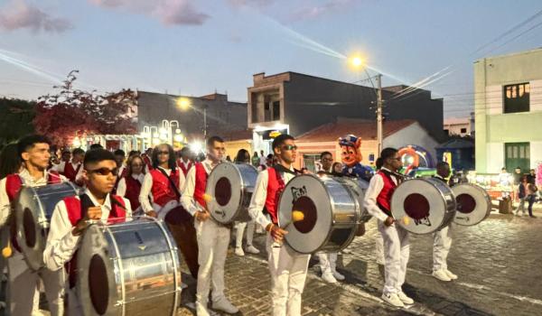 Imagens da A Prefeitura Municipal de Ibitiara, por meio da Secretaria Municipal de Educação, teve a a honra de realizar o Desfile Cívico de 7 de Setembro.