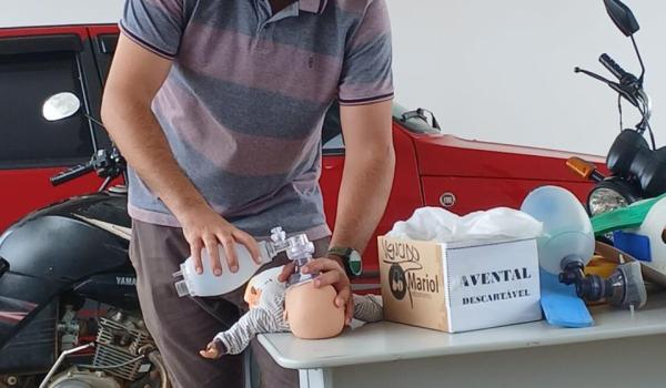 Imagens da Capacitação com a equipe do disk ambulância sobre primeiros socorros ministrado pela enfermeiro Herbert Públio 
