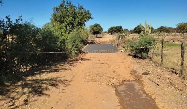 Imagens da Confira a reforma da ponte do Caldeirãozinho do Mocambo , uma parceria da Prefeitura Municipal de Ibitiara com a Prefeitura Municipal de Ibipitanga, por se tratar de uma obra na divisa entre os dois municípios. 