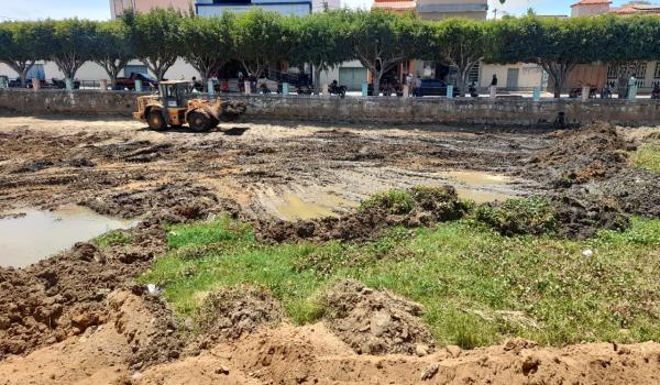 Imagens da Prefeitura de Ibitiara realiza ação de limpeza na Lagoa Municipal 