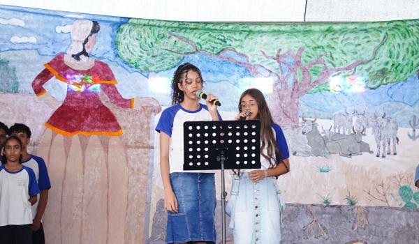 Imagens da No dia 02 de março, a cidade de Ibitiara viveu um momento especial de celebração, cultura e valorização da educação. Em comemoração aos 92 anos de emancipação política do município