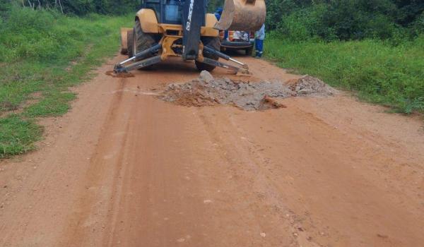 Imagens da A pavimentação do trecho que liga a BA-152 ao distrito de Olhos d’Água do Seco já é realidade nos planos de infraestrutura. Após articulação com o Governo do Estado, as equipes já iniciaram os testes de solo na região.