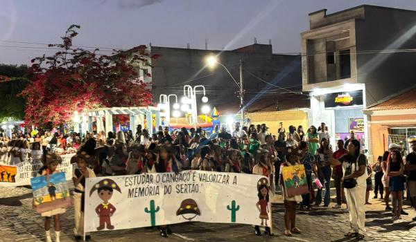 Imagens da A Prefeitura Municipal de Ibitiara, por meio da Secretaria Municipal de Educação, teve a a honra de realizar o Desfile Cívico de 7 de Setembro.