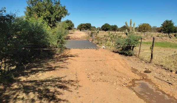 Imagens da Confira a reforma da ponte do Caldeirãozinho do Mocambo , uma parceria da Prefeitura Municipal de Ibitiara com a Prefeitura Municipal de Ibipitanga, por se tratar de uma obra na divisa entre os dois municípios. 