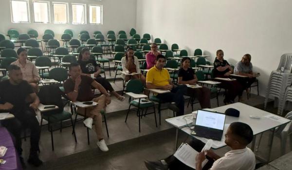 Imagens da Na Terça dia 12/06 ocorreu reunião da equipe de coordenadores da atenção básica para alinhamento das ações das unidades de saúde. 