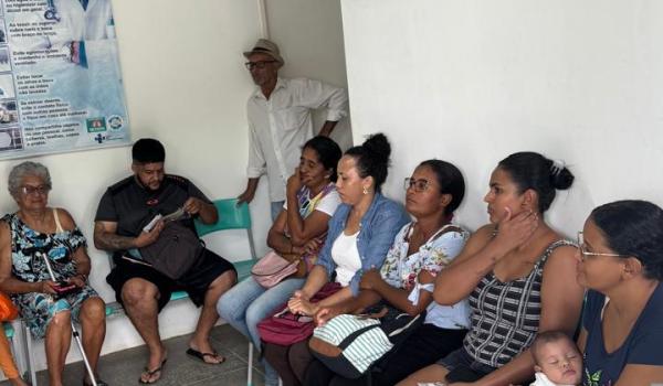 Imagens da No último domingo (22) a Prefeitura Municipal de Ibitiara por intermédio da Secretaria  de Saúde realizou   Mutirão de cirurgias oftalmológicas no município de Seabra através da empresa Hospital de Olhos Adrivania Cunha.
