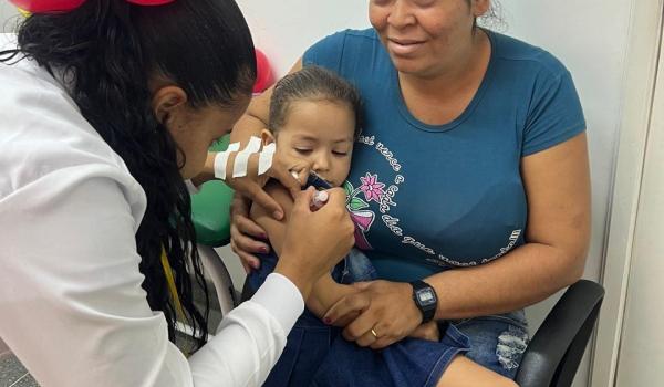Imagens da O Dia D de Multivacinação movimentou os PSF Mocambo na última sexta (31/10), com atualização das cadernetas de vacinação, garantindo proteção para crianças, jovens e adultos.