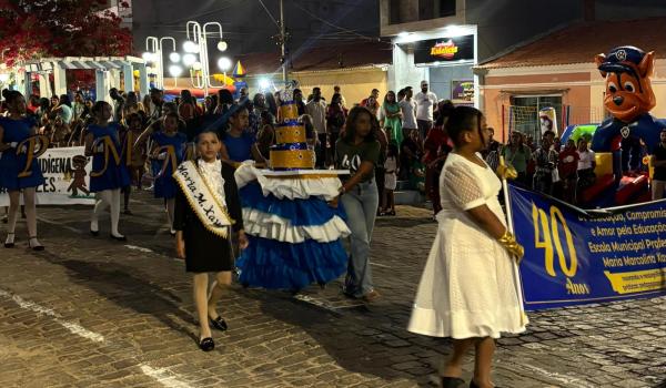 Imagens da A Prefeitura Municipal de Ibitiara, por meio da Secretaria Municipal de Educação, teve a a honra de realizar o Desfile Cívico de 7 de Setembro