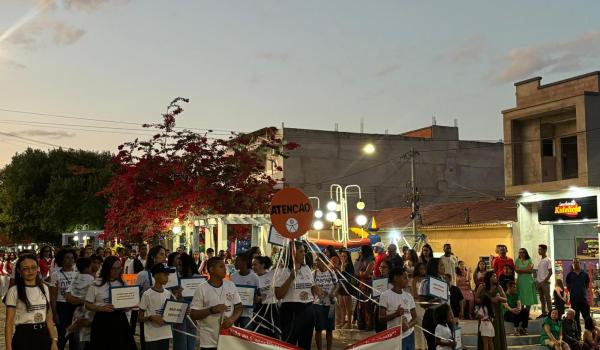 Imagens da A Prefeitura Municipal de Ibitiara, por meio da Secretaria Municipal de Educação, teve a a honra de realizar o Desfile Cívico de 7 de Setembro.