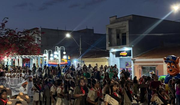 Imagens da A Prefeitura Municipal de Ibitiara, por meio da Secretaria Municipal de Educação, teve a a honra de realizar o Desfile Cívico de 7 de Setembro.