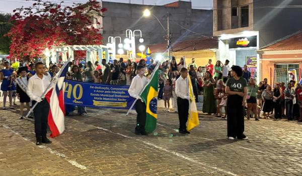 Imagens da A Prefeitura Municipal de Ibitiara, por meio da Secretaria Municipal de Educação, teve a a honra de realizar o Desfile Cívico de 7 de Setembro.