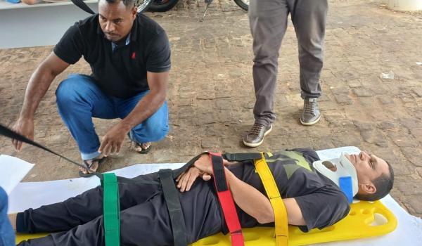 Imagens da Capacitação com a equipe do disk ambulância sobre primeiros socorros ministrado pela enfermeiro Herbert Públio 