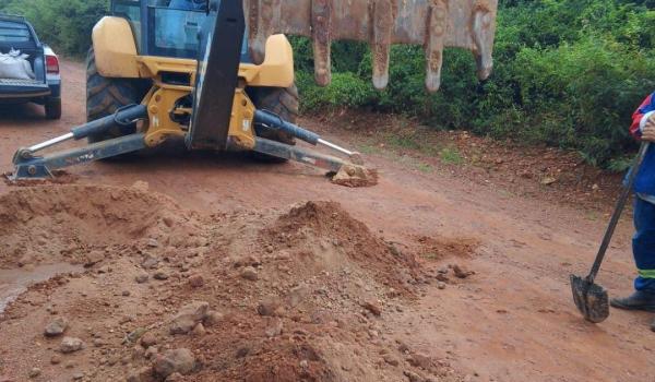 Imagens da A pavimentação do trecho que liga a BA-152 ao distrito de Olhos d’Água do Seco já é realidade nos planos de infraestrutura. Após articulação com o Governo do Estado, as equipes já iniciaram os testes de solo na região.