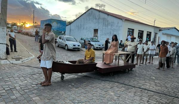 Imagens da A Prefeitura Municipal de Ibitiara, por meio da Secretaria Municipal de Educação, teve a a honra de realizar o Desfile Cívico de 7 de Setembro. NOTÍCIA 02