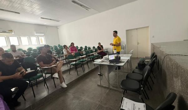 Imagens da Na Terça dia 12/06 ocorreu reunião da equipe de coordenadores da atenção básica para alinhamento das ações das unidades de saúde. 