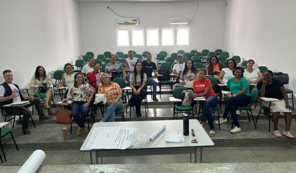 Imagens da Neste mês de novembro foram realizados encontros com os agentes comunitários de saúde para capacitação sobre ARBOVIROSES ministrado pela enfermeira Raiane Tarleia.