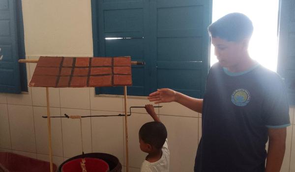 A Feira de Ciências da Escola José Pereira foi um verdadeiro show de criatividade, aprendizado e descobertas.  Imagens da A Feira de Ciências da Escola José Pereira foi um verdadeiro show de criatividade, aprendizado e descobertas.