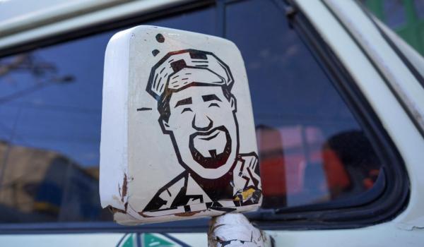 Imagens da Na última sexta-feira , 03/10, foi o último dia da passagem da Kombi do Zé pela nossa cidade, e a despedida não poderia ser melhor: um show cheio de música, literatura e alegria com Zé Livrório!