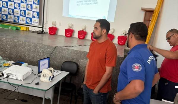 Imagens da A Prefeitura Municipal através da Secretaria de Saúde realizou treinamento, nesta sexta-feira (25), sábado (26) e domingo (27), uma capacitação em Atendimento Pré-Hospitalar destinada aos profissionais do Disk Ambulância e do SAMU.