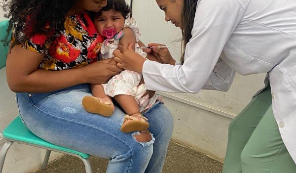 Imagens da O Dia D de Multivacinação movimentou os PSFs Sede I e II no último sábado (18/10), com atualização das cadernetas de vacinação, garantindo proteção para crianças, jovens e adultos.