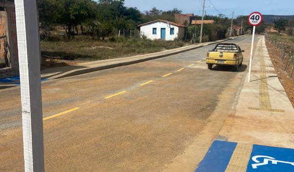 Imagens da Pavimentação Asfáltica no Bairro do Moreira Entra na Fase Final