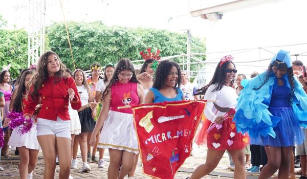 Imagens da No dia 02 de março, a cidade de Ibitiara viveu um momento especial de celebração, cultura e valorização da educação. Em comemoração aos 92 anos de emancipação política do município
