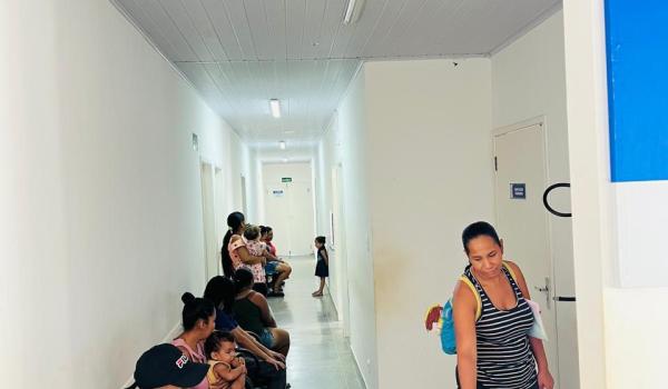 Imagens da O Dia D de Multivacinação movimentou os PSF Mocambo na última sexta (31/10), com atualização das cadernetas de vacinação, garantindo proteção para crianças, jovens e adultos.