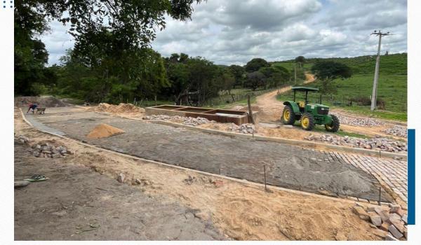 As obras de pavimentação do povoado de Canabrava seguem a...