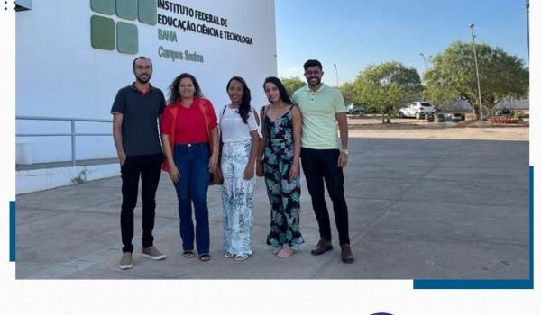 Nesta terça (18) os profissionais de saúde do município de...